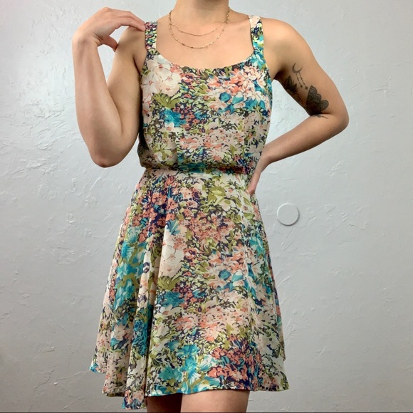 Urban outfitters: Lucca Couture floral mini dress - Picture 2 of 10